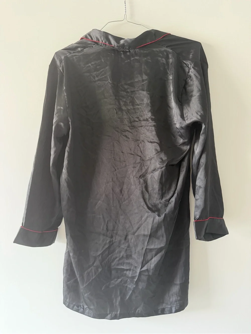 Jones New York Black Satin Robe with Red Trim
